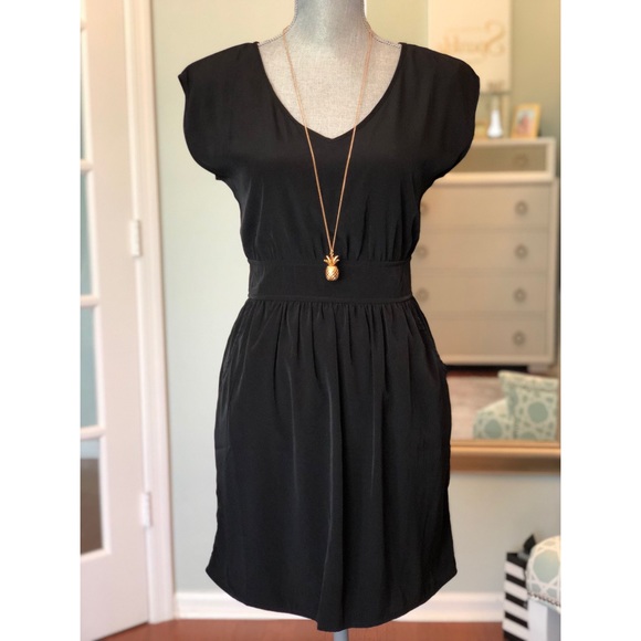 Dresses & Skirts - NWT Little black dress!